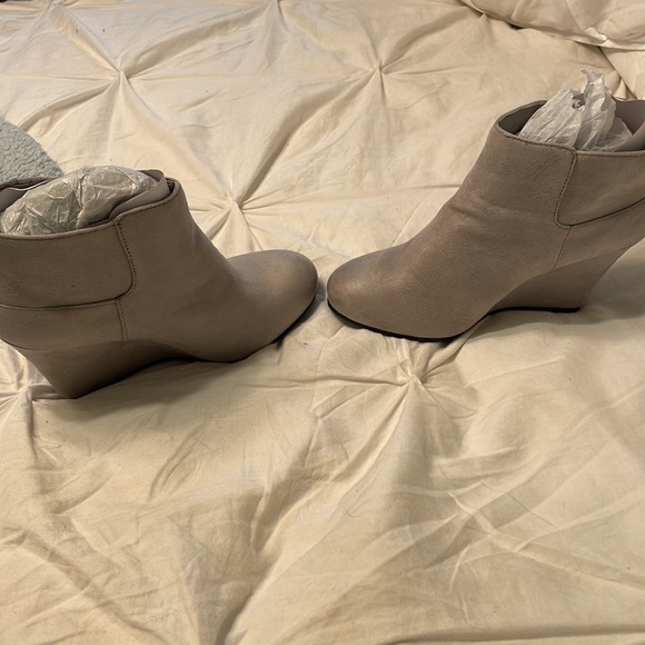 Brand new - never worn distressed wedge bootie - Picture 3 of 7